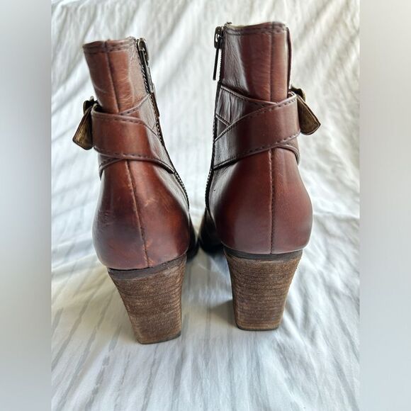 Frye Patty Riding Boots Redwood Size 6.5 M brown leather booties - Picture 9 of 12